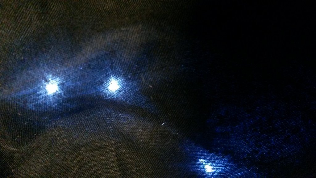 Banner og light sweater on