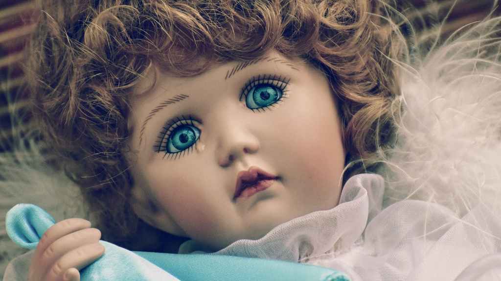 Banner of a porcelain dolls